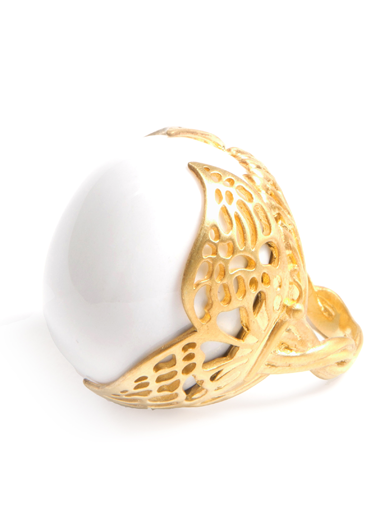 WINGED WHITE AGATE RING